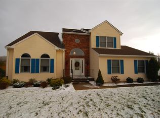 11 Lindbergh Ln, Succasunna, NJ 07876