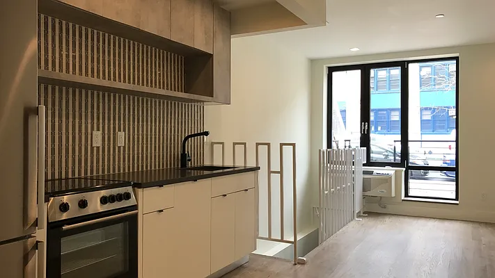 Rented by Nooklyn NYC LLC | media 13