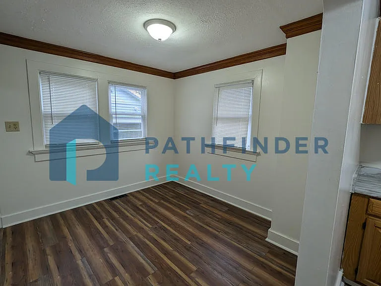 312 Ashwood Ave — Photo 6