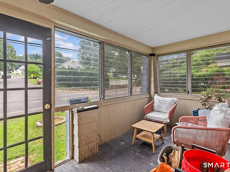 653 Forest Rd — Photo 12