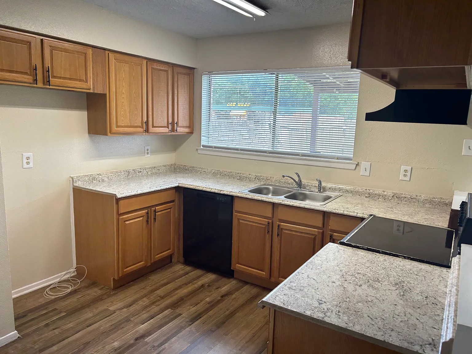 4 bed, 1465 sqft, $1,925 — Photo 3
