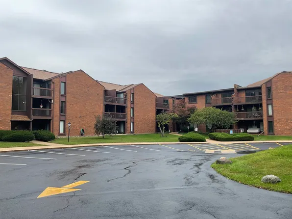 2929 Sunnyside Dr #127B, Rockford, IL 61114