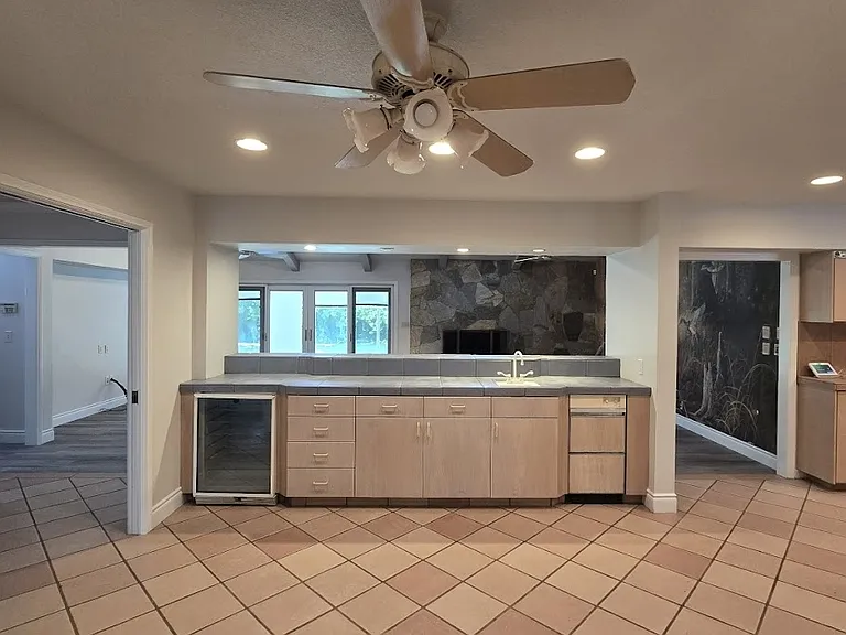 1176 W San Bruno Ave — Photo 17