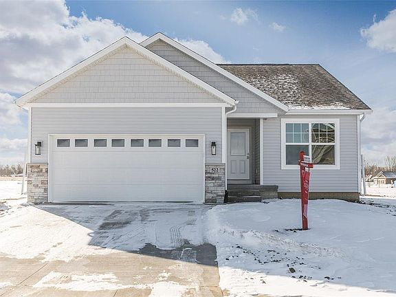 2nd image of 9038 Grand Oaks Dr NE