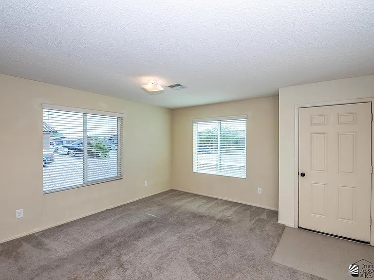 3657 S Benson Ave — Photo 2