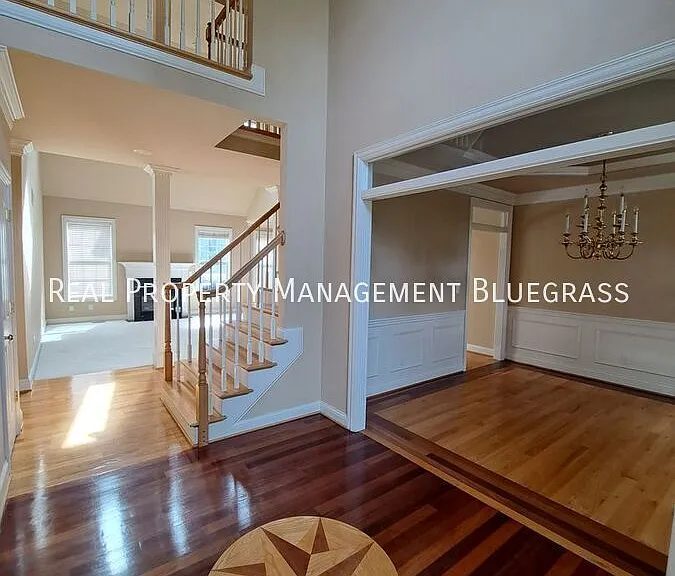 1221 Birmingham Ln — Photo 2