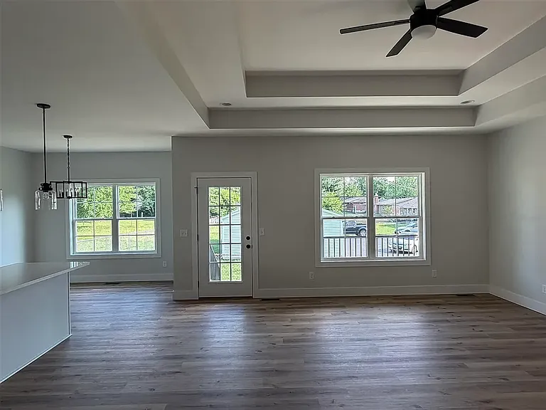 837 Temple Way — Photo 11
