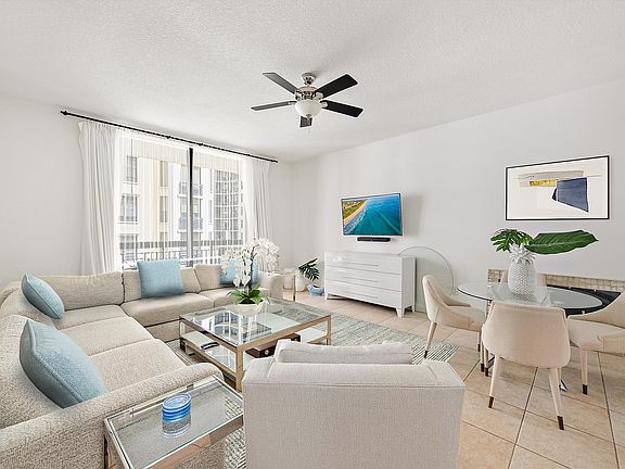 4th image of 801 S Olive Avenue #815