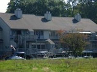 1611 N Pointe Dr NW, Canton, OH 44708