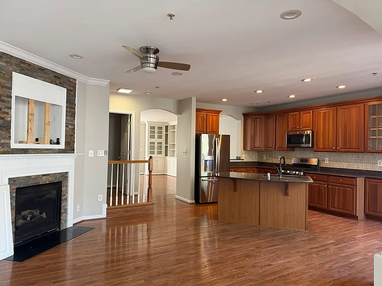 233 Galewood Dr — Photo 3