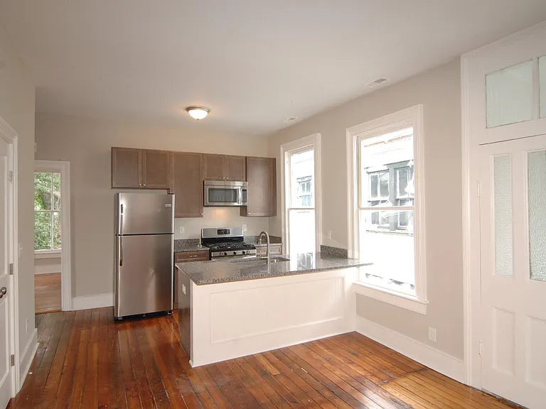 720 King St #A — Photo 5