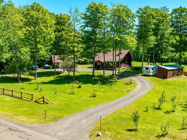 49270 Coal Dock Rd, Hancock, MI 49930