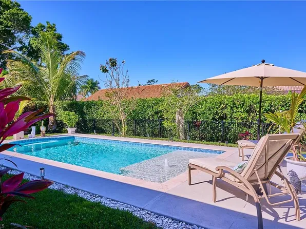 186 Muirfield CIR, NAPLES, FL 34113