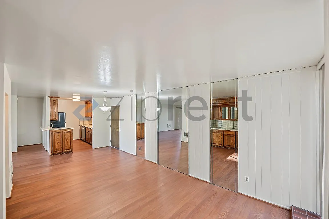 2 bed, 1131 sqft, $3,200 — Photo 3
