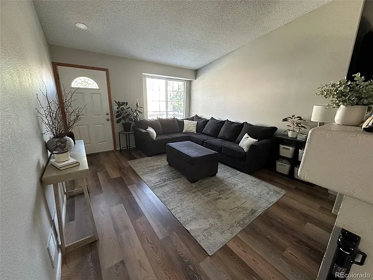 17626 Hoyt Pl — Photo 6