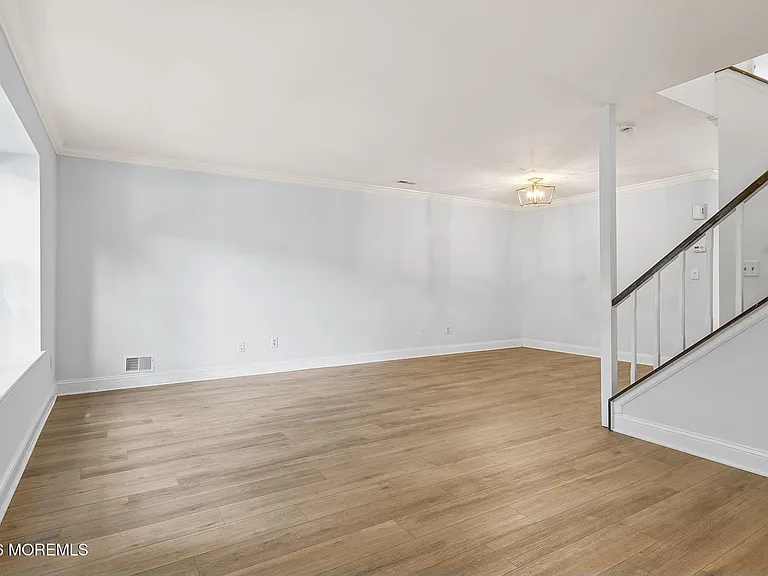 17 Alameda Ct — Photo 4