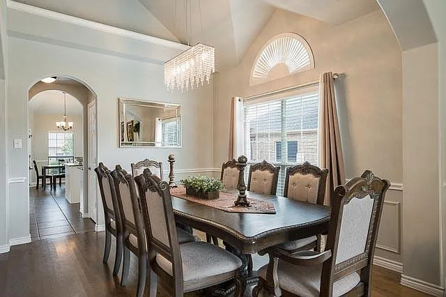 1301 Indian Lake Trl — Photo 2