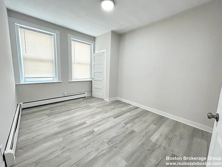160-165 Gove St #1 — Photo 3