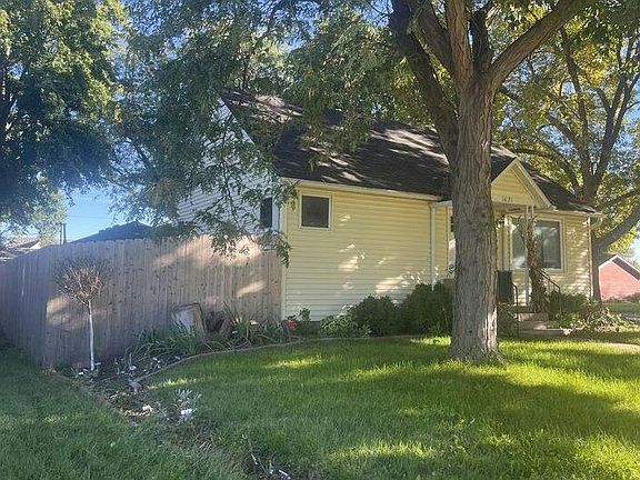 3rd image of 1621 M St