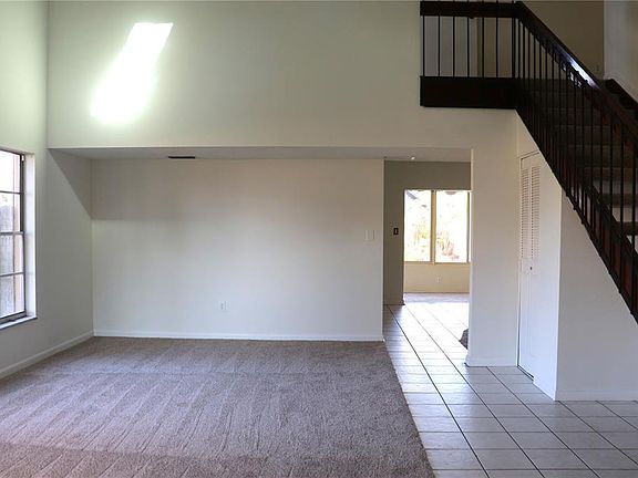 4th image of 522 Hilldale Rd