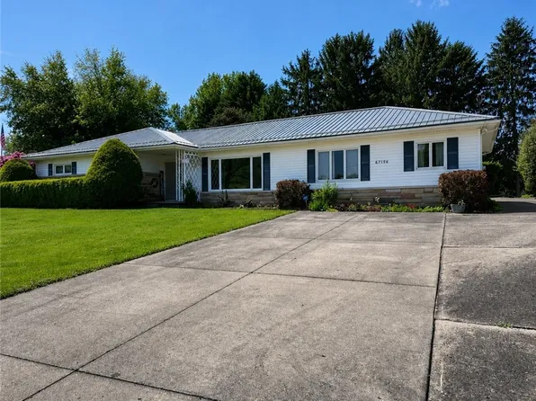 67156 Joella Dr, Saint Clairsville, OH 43950