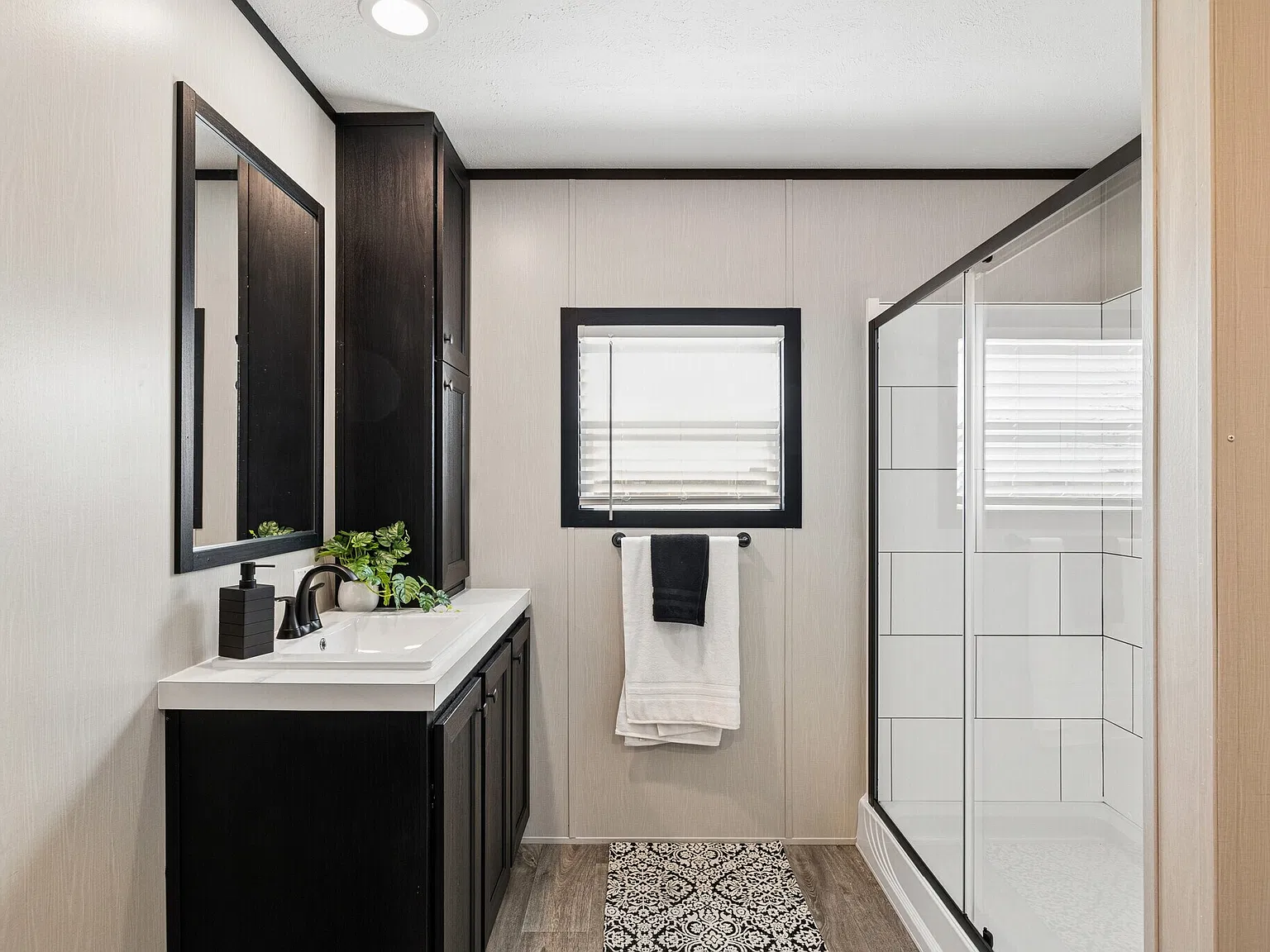 3 bed, 1568 sqft, $1,950 — Photo 2