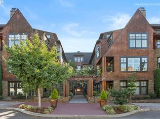 559 2nd St #206, Lake Oswego, OR 97034