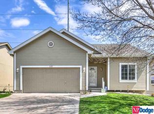 7127 S 180th Ave, Omaha, NE 68136