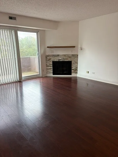 2 bed, 1078 sqft, $1,950 — Photo 4