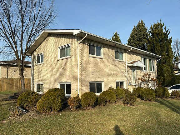 3rd image of 7729 Davis St