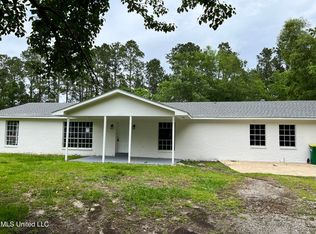 4005 Fairhaven Dr, Moss Point, MS 39562