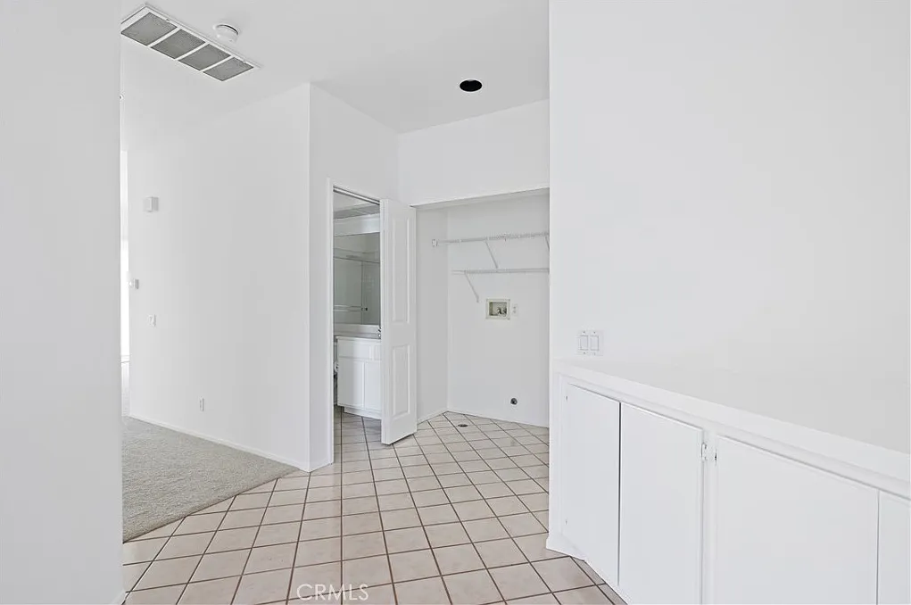 2 bed, 1120 sqft, $3,900 — Photo 3