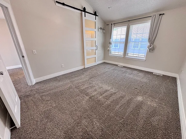 2052 S Helena St #E — Photo 11