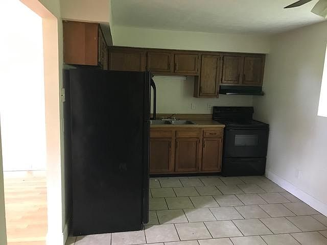 2nd image of 406 11th St #1