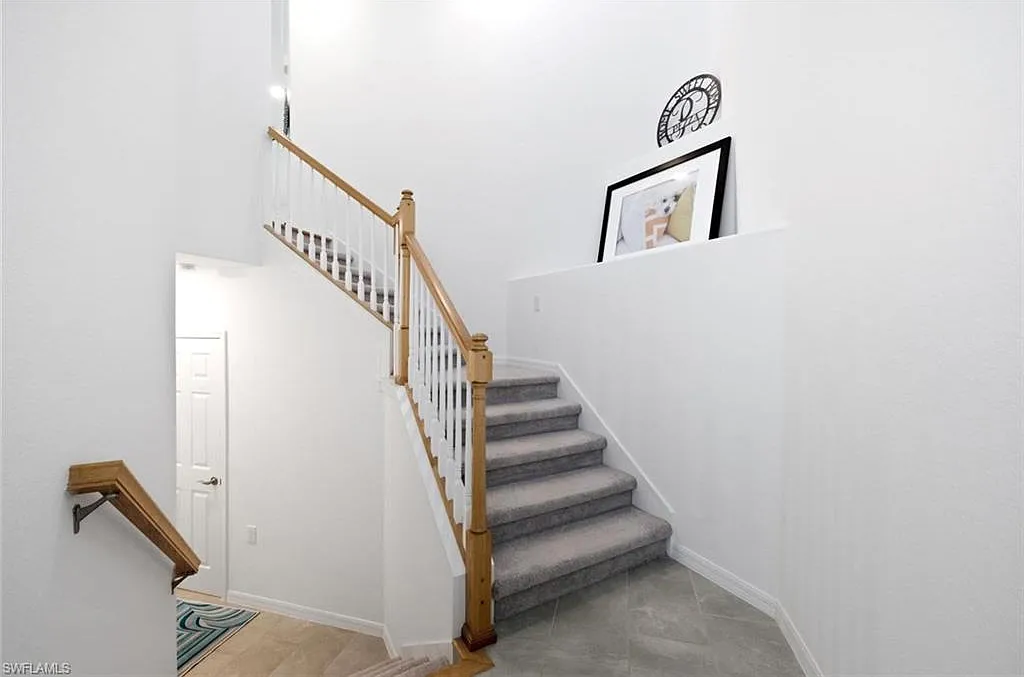 3 bed, 2.0 bath, 2110 sqft, $7,500 — Photo 2