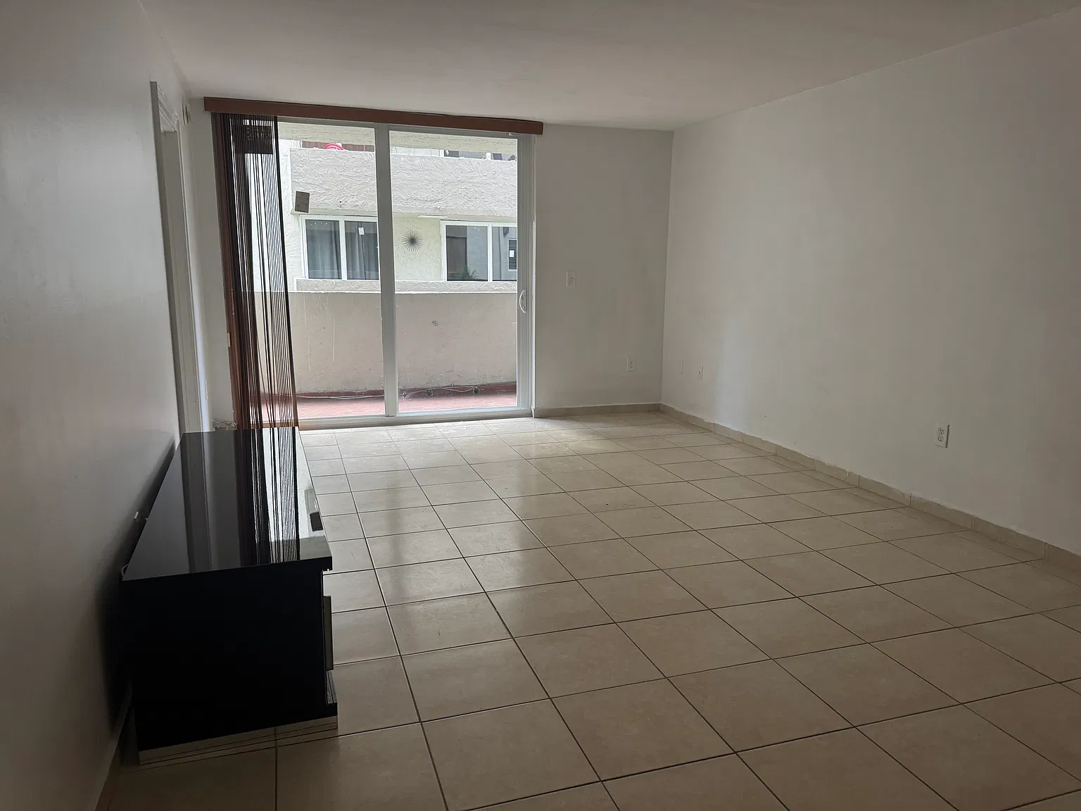 2 bed, 960 sqft, $2,000 — Photo 2