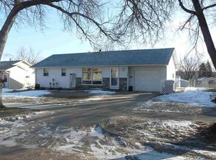 1324 S Riverdale Rd, Sioux Falls, SD 57105
