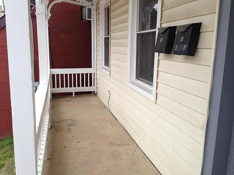 713 Dinwiddie St #B — Photo 5