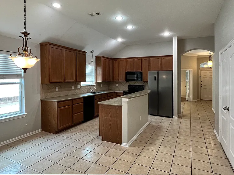 2109 Michelle Creek Dr — Photo 11