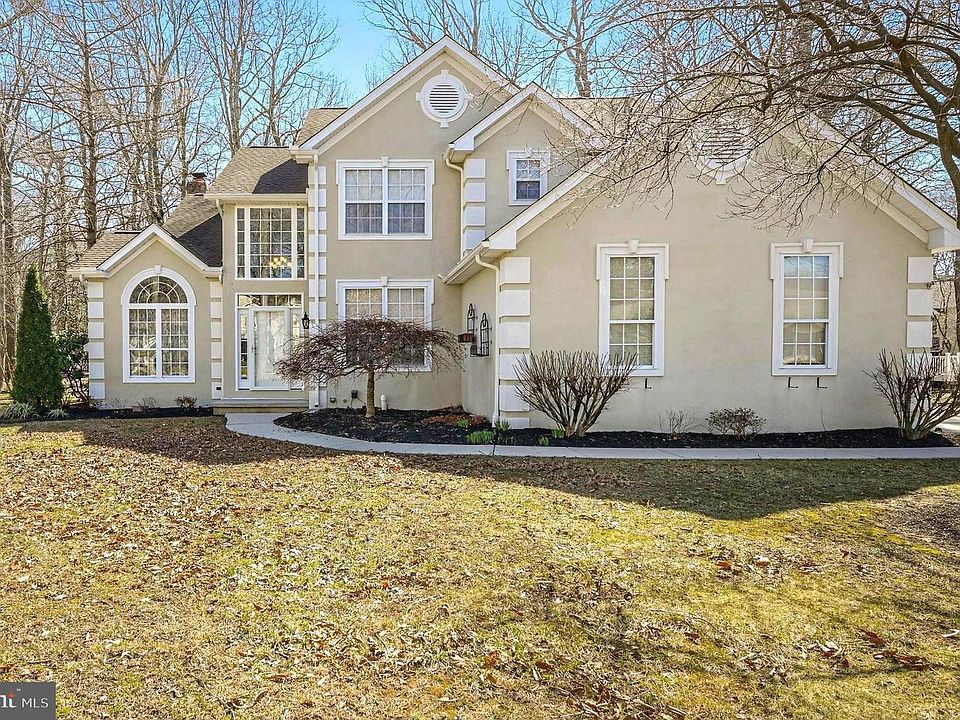 1st image of 7 Shinnecock Rd