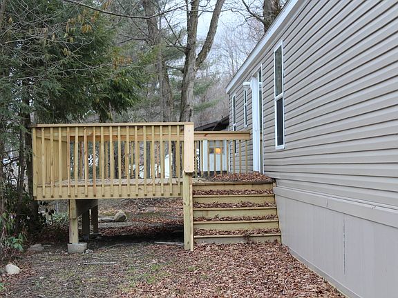2nd image of 5 Wagon Wheel Dr #5