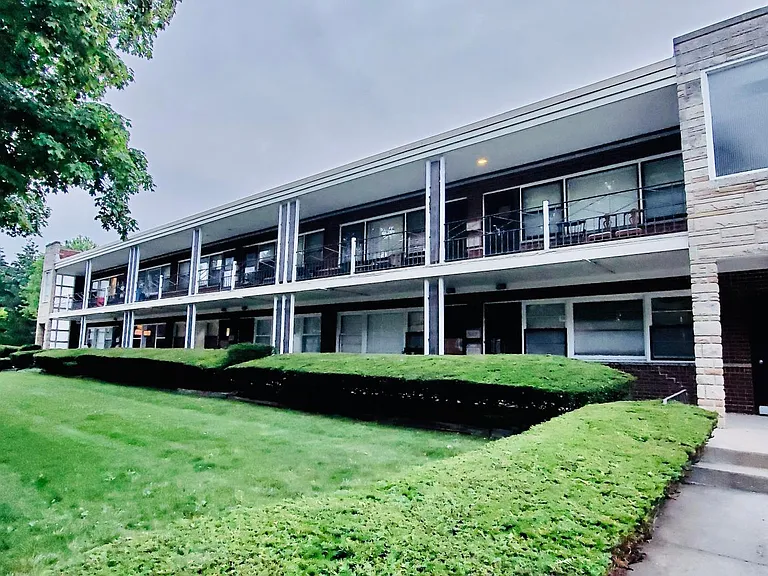 1001 N Harlem Ave #D — Photo 1
