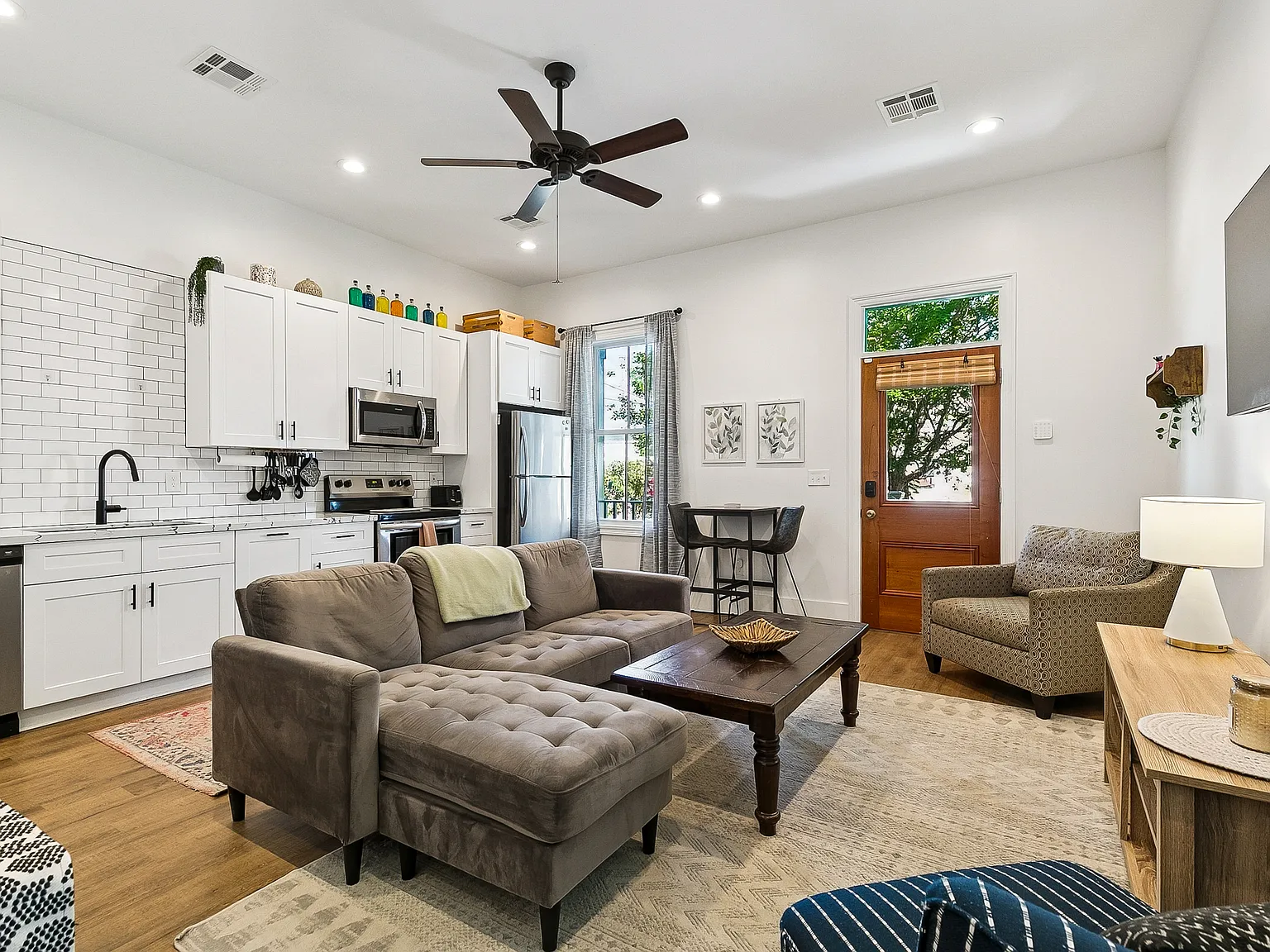 1 bed, 525 sqft, $1,700 — Photo 2