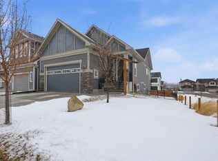 111 S Crestridge Vw SW, Calgary, AB T3B 1G8