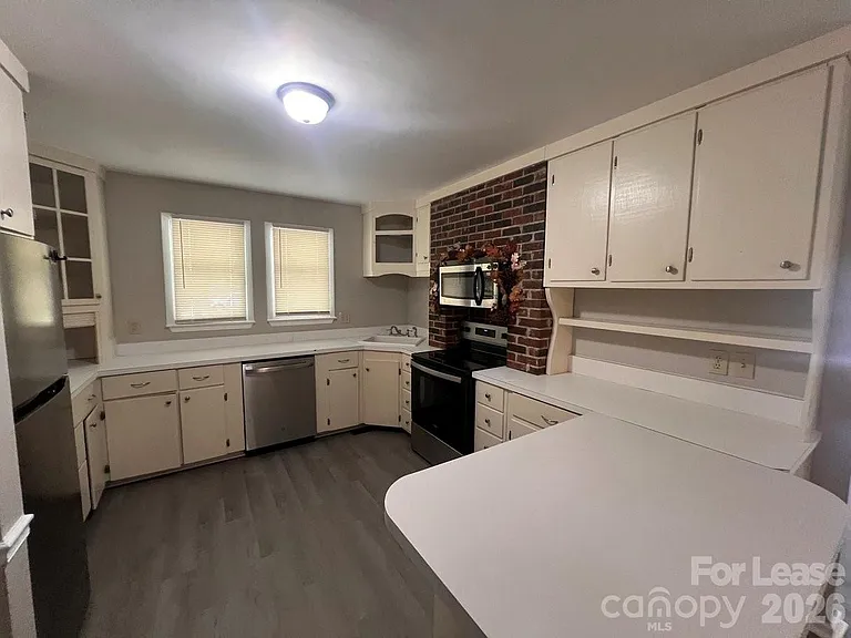 144 Mountain View Rd — Photo 12