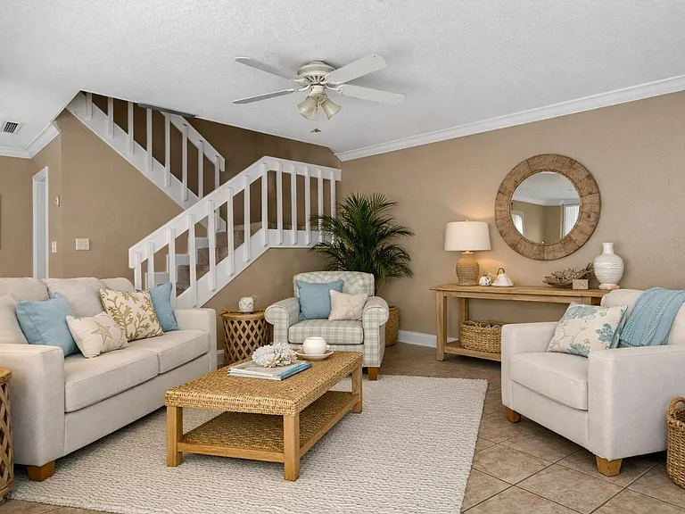 110 N Delaware Blvd #15D — Photo 13