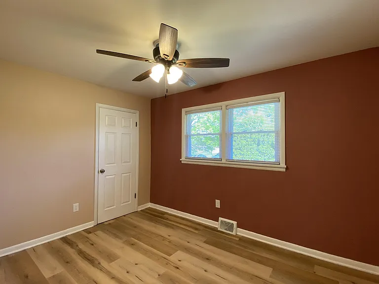 1338 W Vine St — Photo 6