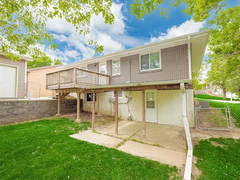 1025 Kent St — Photo 29
