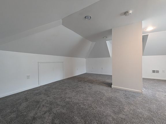 3rd image of 405 Blaine Ave #2