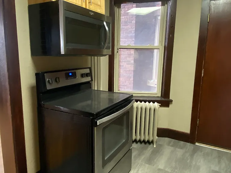 218 N 1st Ave W #7 — Photo 12